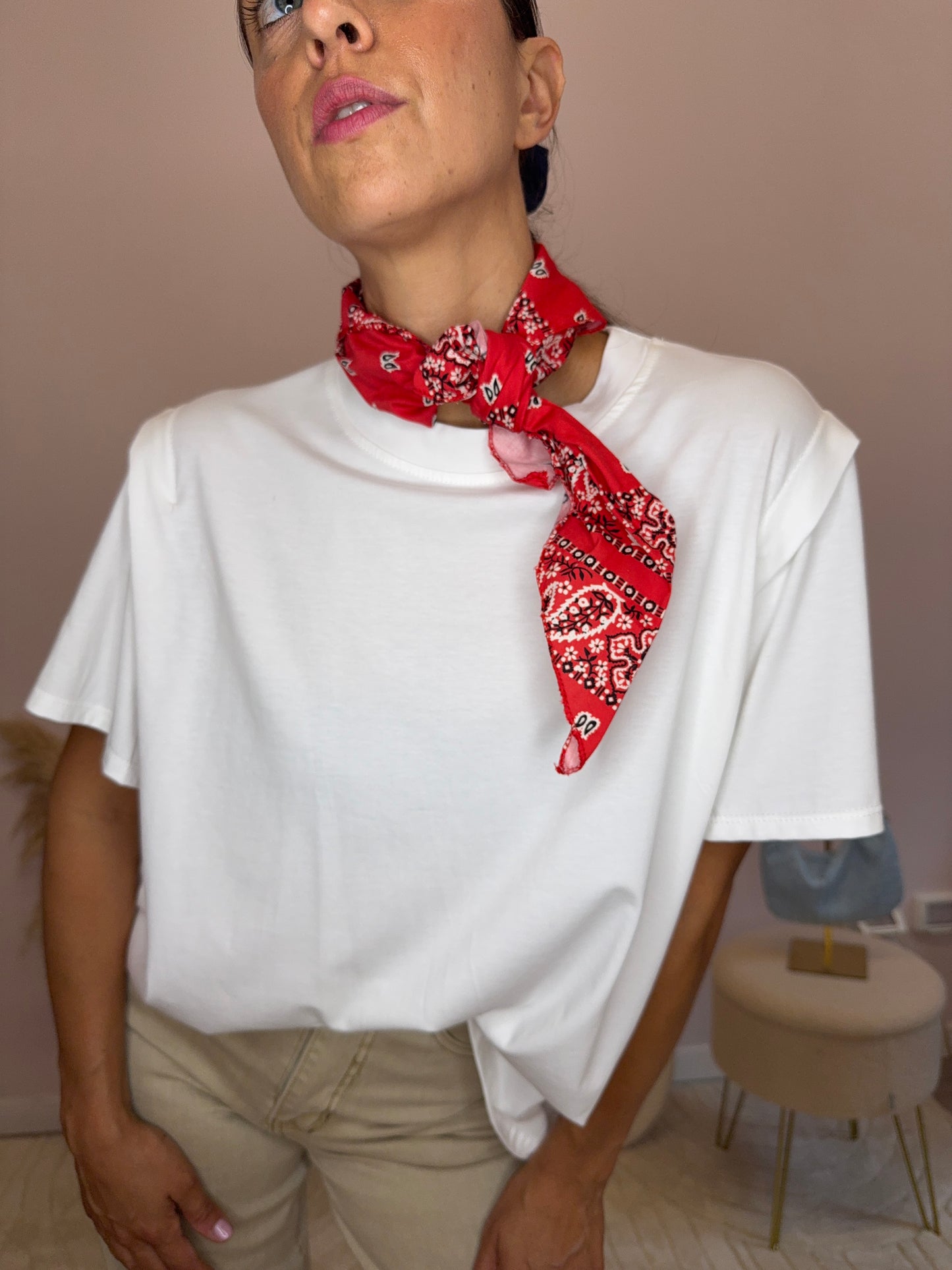 T-shirt con bandana