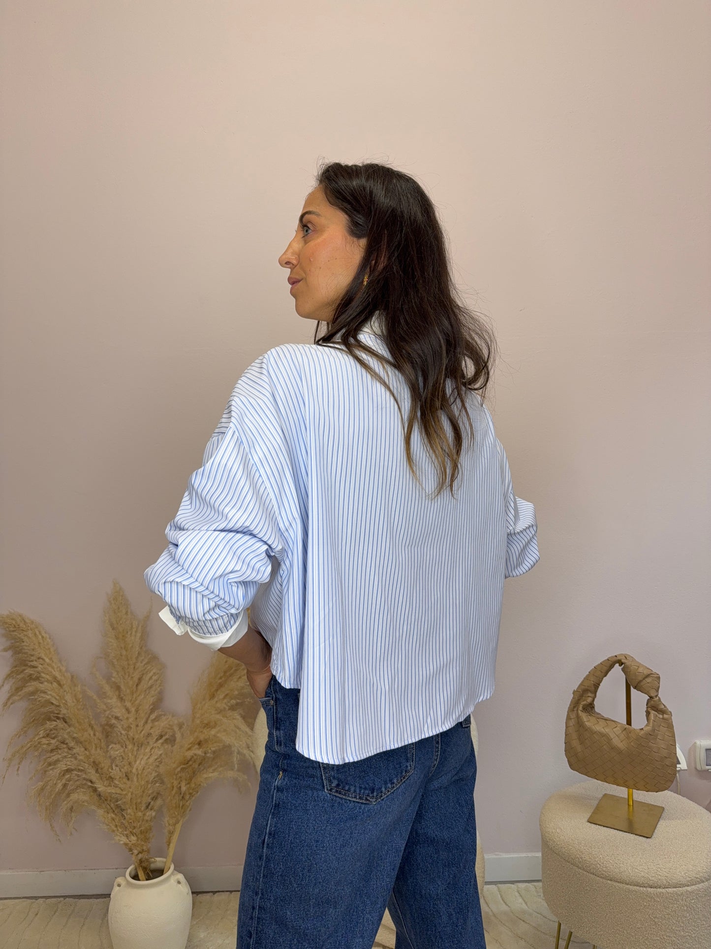 Camicia con patch floreale