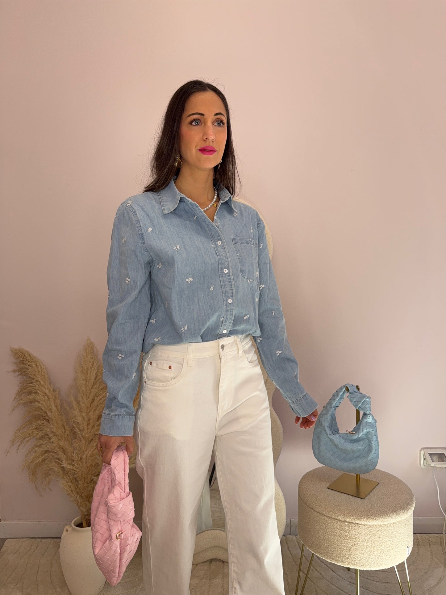Camicia in denim ricamata